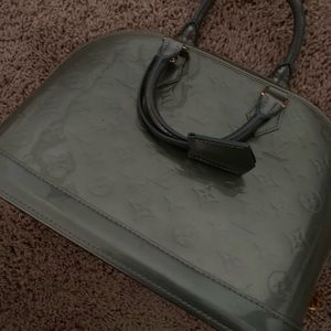 Louis VUITTON Brass Vernis Alma GM